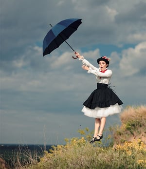 Cosplay maker in Mary Poppins cosplay dress