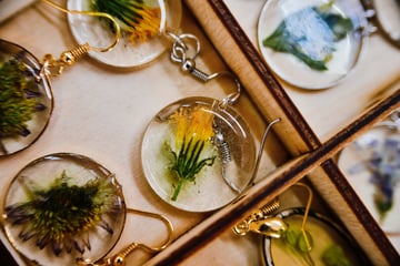 Resin jewelry earrings with dried flowers inside