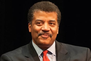 Neil_deGrasse_Tyson_at_Howard_University_September_28,_2010_(cropped_to_shoulders).jpg